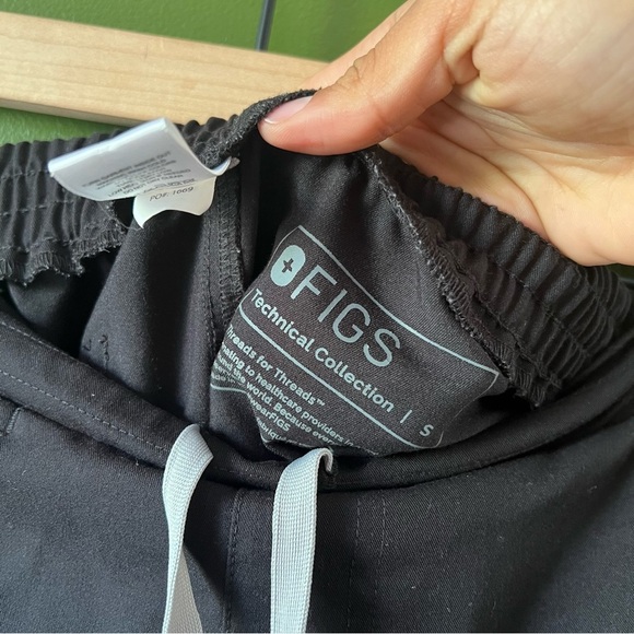 FIGS YOLA BLACK  SKINNY SCRUB PANTS SIZE SMALL - Picture 3 of 7